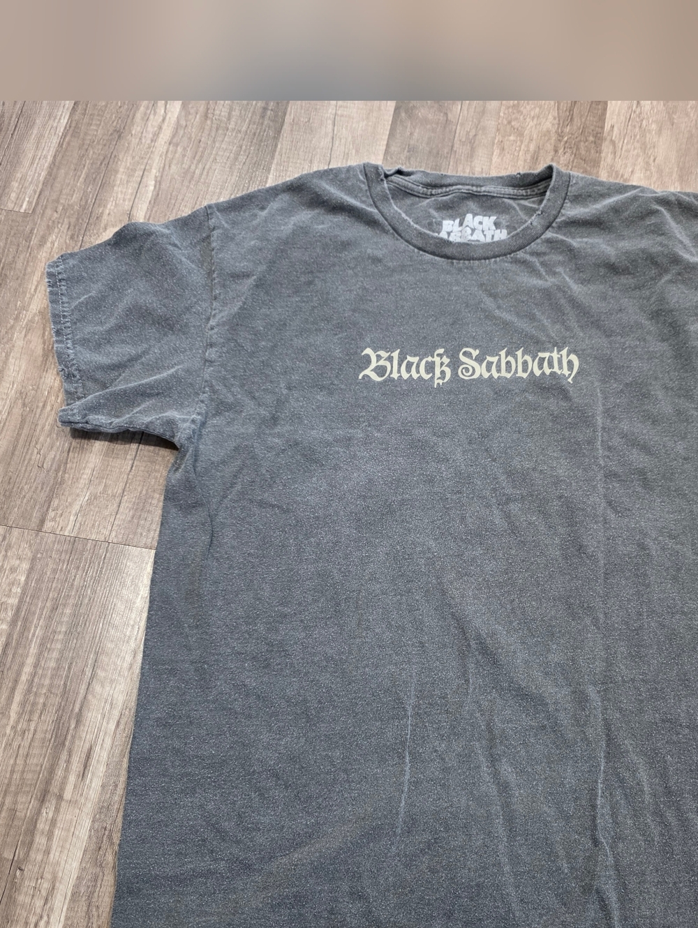 Vintage BLACK SABBATH Concert Tee Dark Gray Crewneck Men’s Shirt Metal Grunge